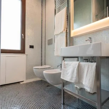 Проживание в семье Ca'santoro 3 *